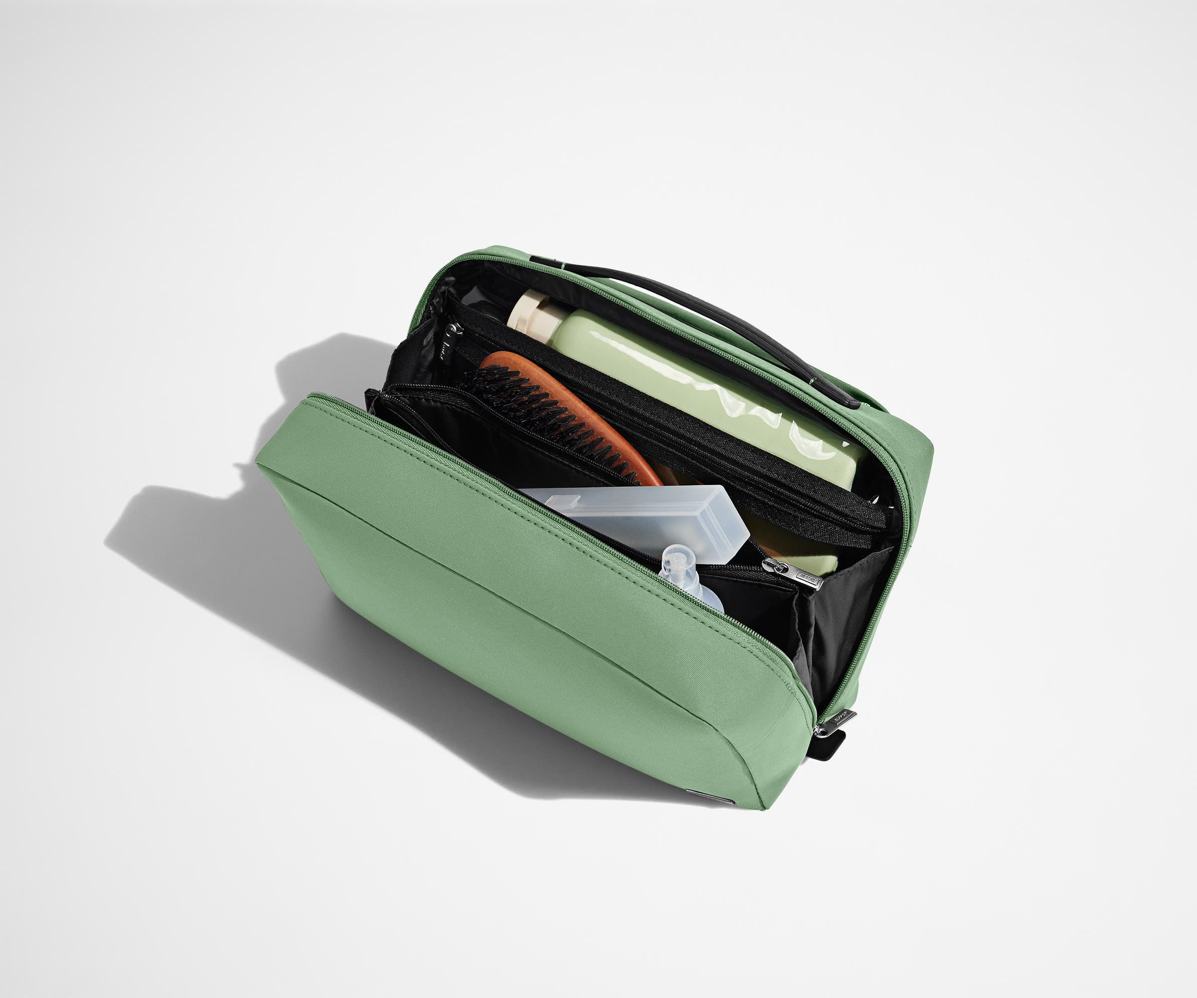 The Large Toiletry Bag in Sea Green - Image 3