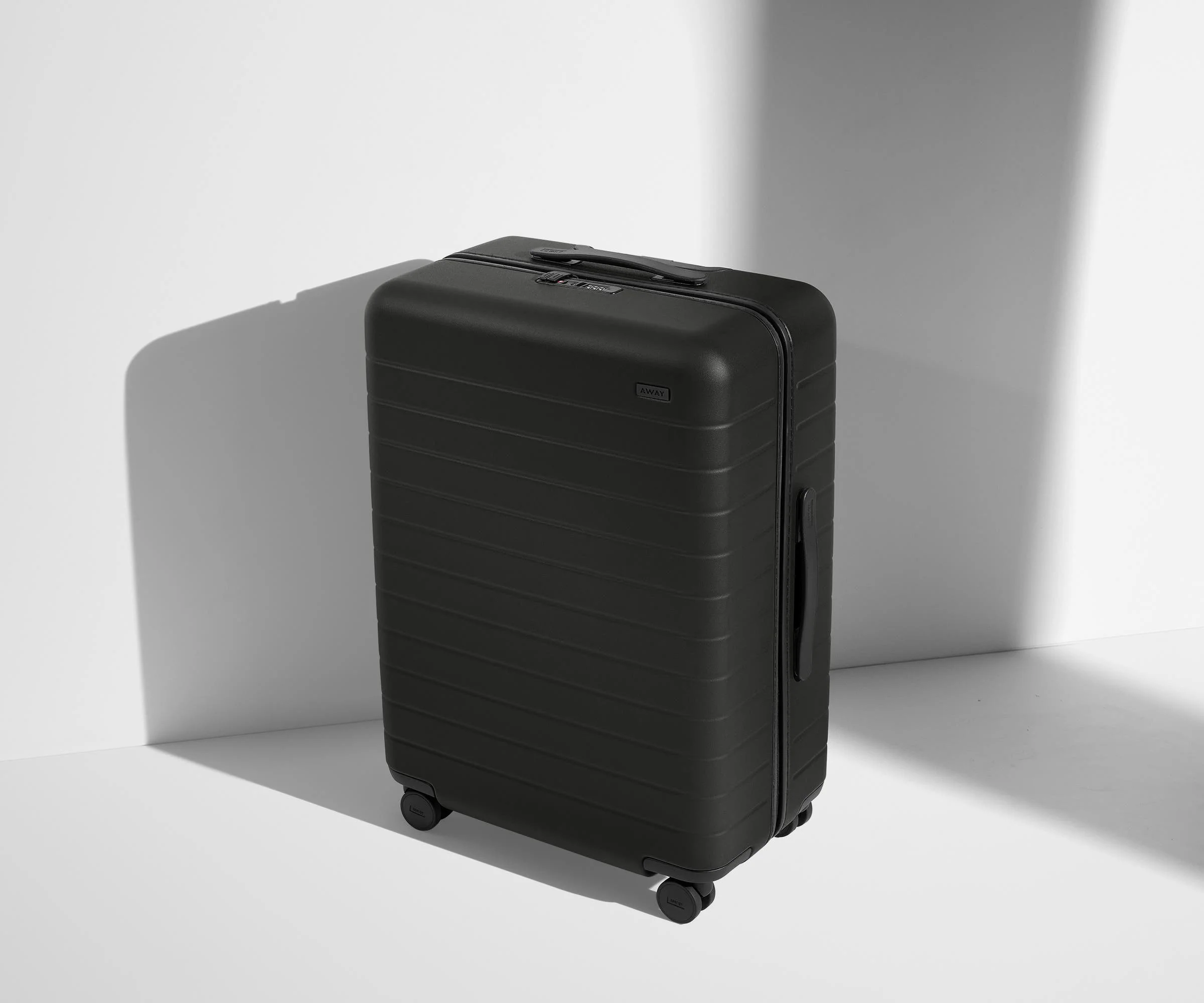 The Medium in Jet Black - Image 2
