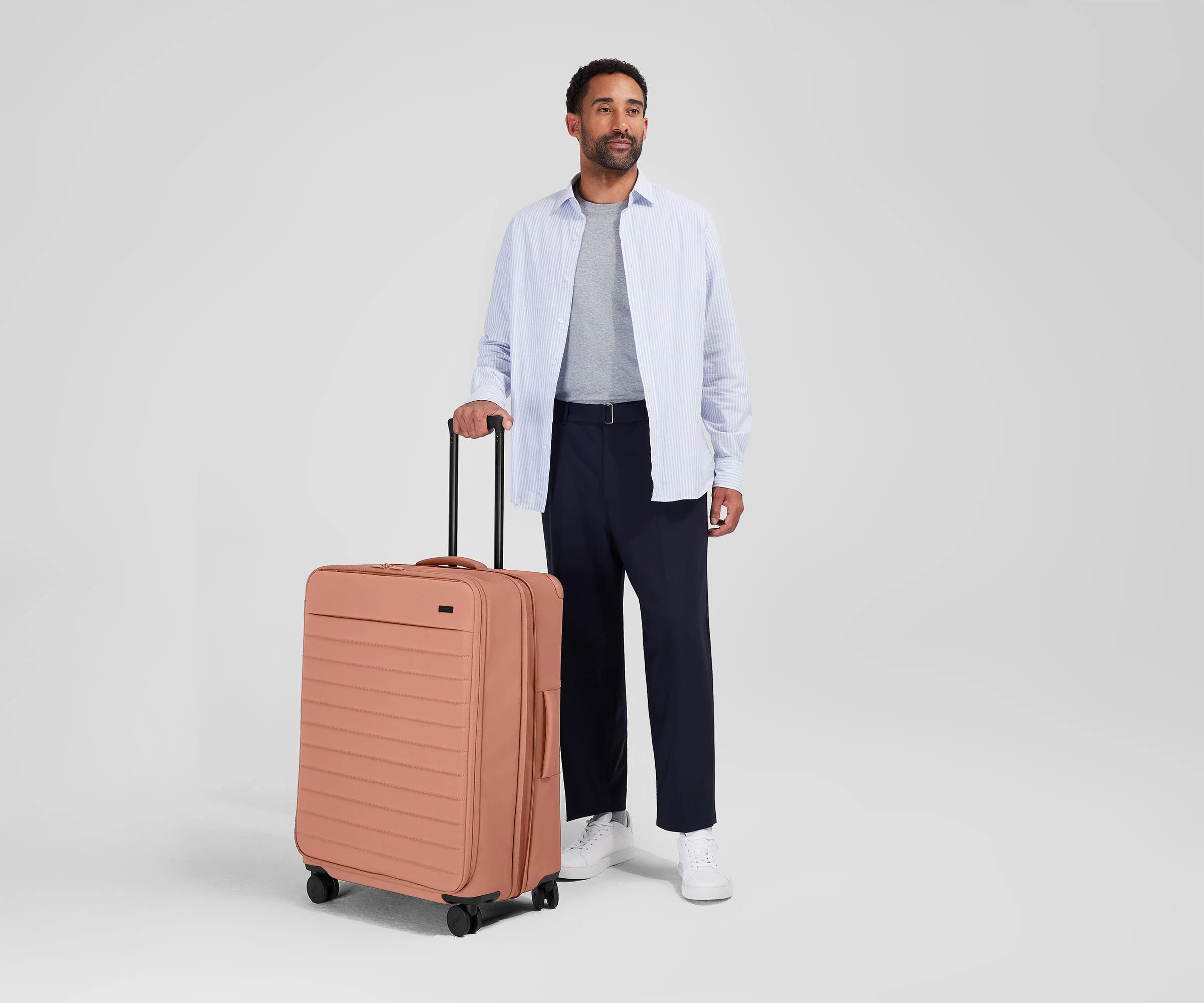 The Softside Large in Clay Pink - Image 4