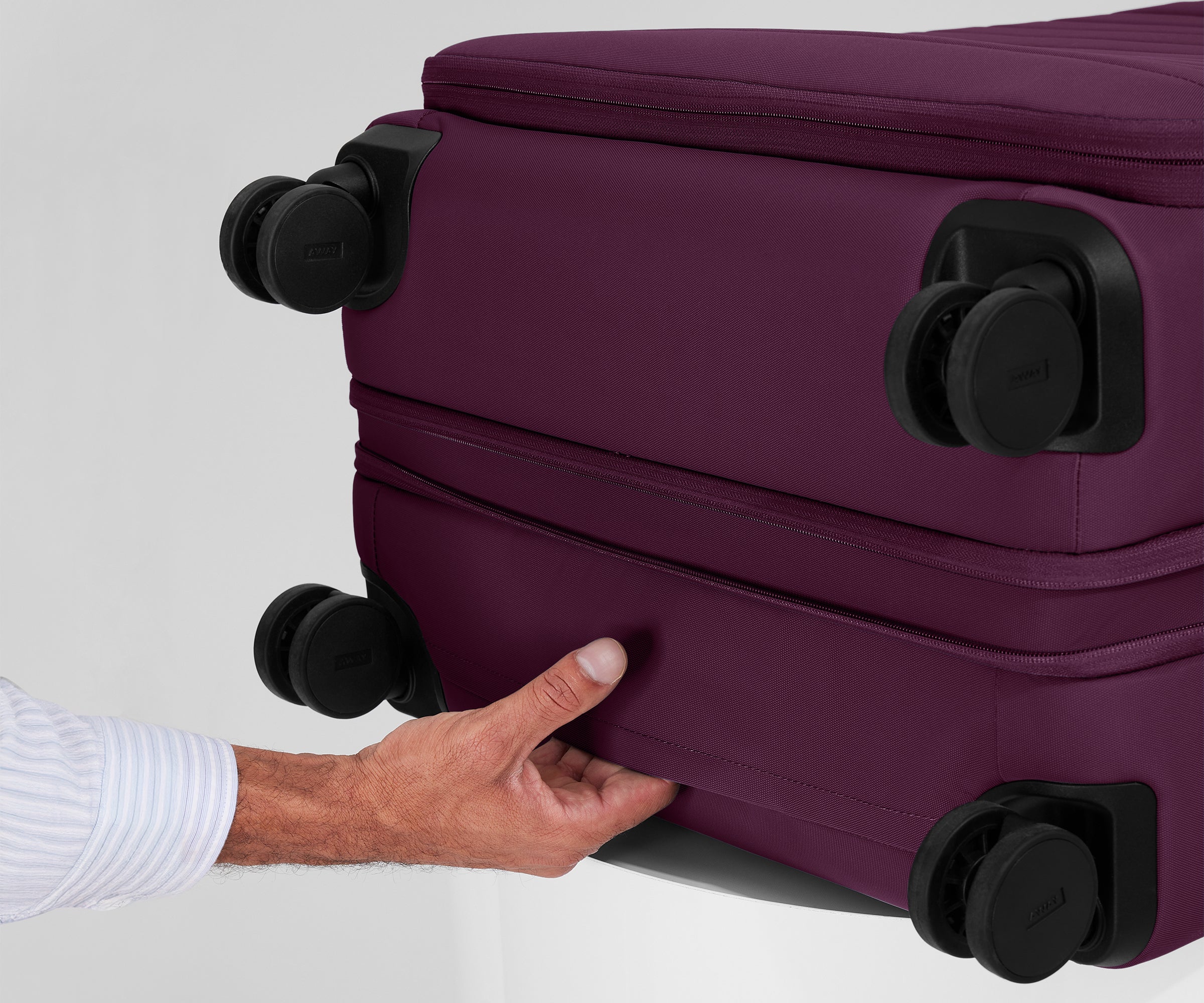 The Softside Large in Plum Purple - Image 6