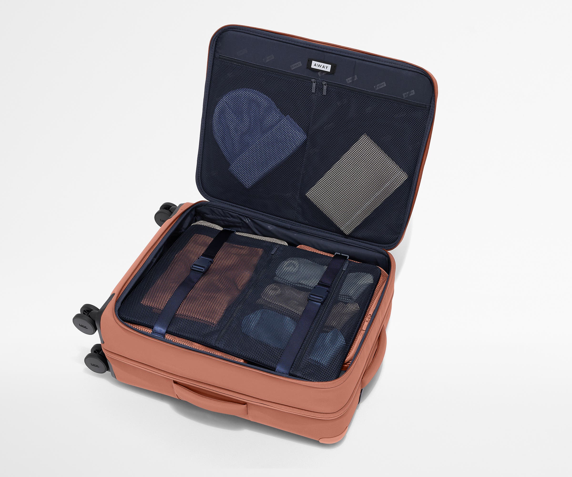 The Softside Medium in Clay Pink - Image 5
