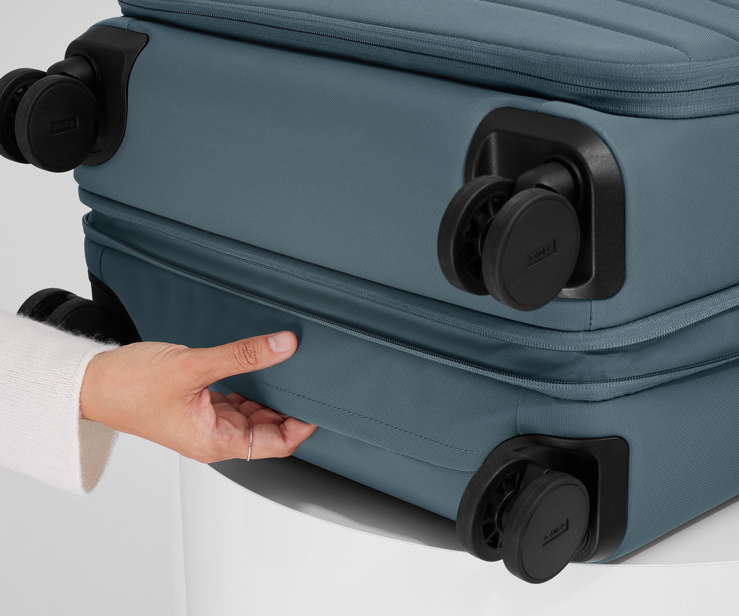The Softside Medium in Coast Blue - Image 8